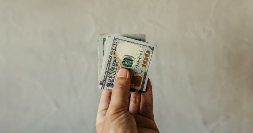 el-dolar-sube-por-cuarto-dia-consecutivo-y-toca-los-$-1.480,-su-maximo-valor-en-5-meses