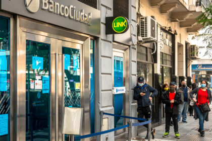 familias-endeudadas:-como-es-el-plan-de-salvataje-que-aprobo-la-ciudad-para-refinanciar-saldos-de-tarjetas-y-prestamos