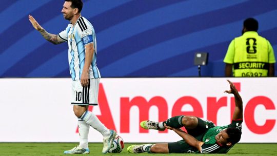 algeria-file-complaint-over-referee’s-decision-on-messi-tackle