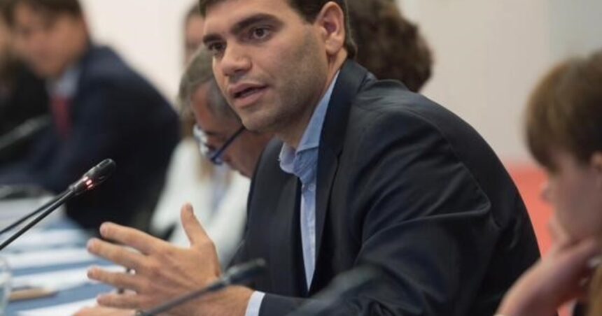 rulo-con-el-dolar-blue:-el-fiscal-pidio-levantar-el-secreto-fiscal-sobre-el-banquero-juan-napoli-y-otros-financistas