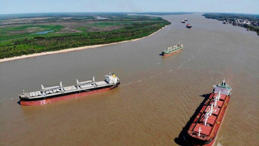 la-hidrovia-cambia-de-manos-y-vuelve-la-discusion-sobre-el-futuro-del-parana