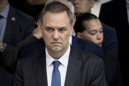 urgente:-el-gobierno-anuncia-al-sucesor-de-manuel-adorni