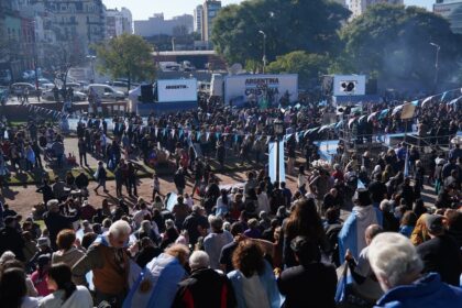la-militancia-k-realizara-hoy-un-banderazo-en-parque-lezama-para-reclamar-la-liberacion-de-cristina-kirchner