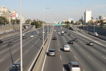 murio-una-nena-de-dos-anos-y-su-mama-esta-grave:-las-impactantes-imagenes-del-accidente-en-panamericana