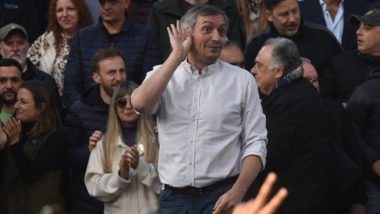 maximo-kirchner-en-parque-lezama:-“no-sea-cosa-que-lleguemos-otra-vez-al-gobierno-y-terminemos-con-un-presidente-peor-que-el-actual”