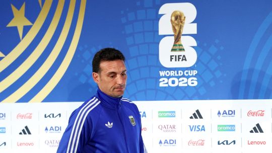 heat-and-drinks-breaks-help-smaller-teams-at-world-cup,-says-argentina-coach-scaloni