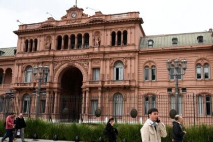 argentina-approves-dollar-borrowing-amid-multilateral-loan-talks