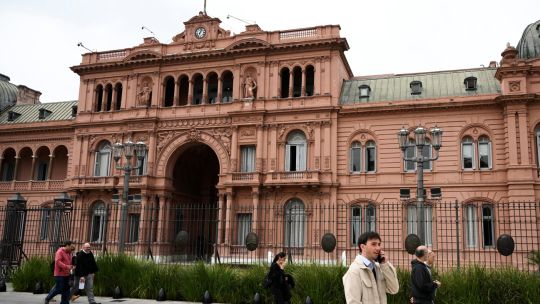argentina-approves-dollar-borrowing-amid-multilateral-loan-talks