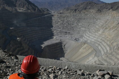 el-empleo-se-mantiene-estable-pero-hay-un-fuerte-aumento-del-trabajo-en-negro:-sumo-500.000-personas-mas