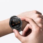 mucho-mas-que-contar-pasos:-los-relojes-inteligentes-monitorean-el-corazon-y-ya-alertan-sobre-posibles-arritmias
