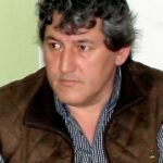 detuvieron-a-un-ex-ministro-de-rio-negro-en-el-aeropuerto-de-bariloche:-fue-condenado-por-cobrar-sobresueldos-durante-seis-anos