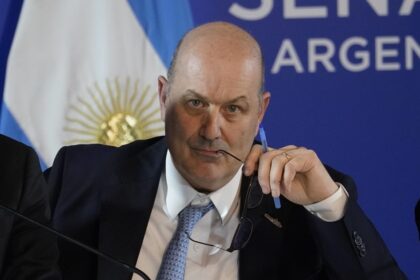 javier-milei-y-sus-medidas,-en-vivo:-mientras-diputados-debate-el-super-rigi,-sturzenegger-va-hoy-al-senado-para-defender-la-nueva-ley-de-sociedades