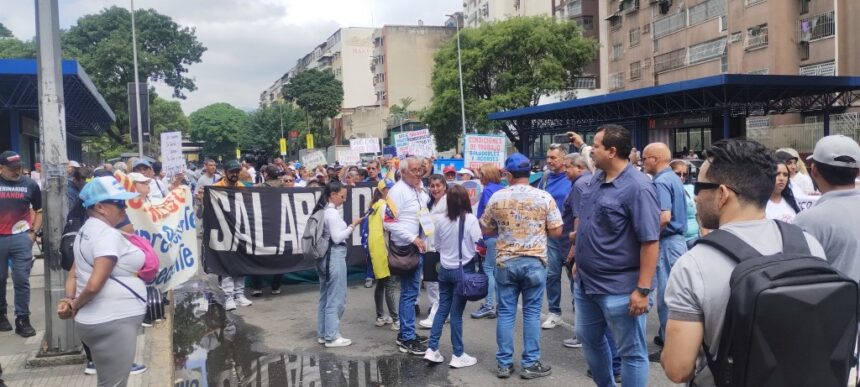 gremios-del-sector-salud-marchan-en-caracas-por-salarios-dignos
