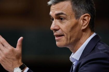 video-pedro-sanchez-dement-des-acusaciones-de-corrupcion-bajo-los-rires-de-lopposition