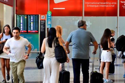 demoras-y-desvios-en-aeroparque-a-raiz-de-la-aplicacion-de-un-nuevo-sistema-informatico