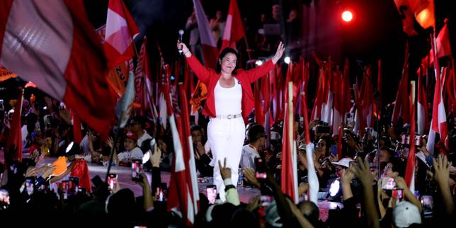 au-perou,-el-riesgo-de-una-crisis-politica-despues-de-la-victoria-en-presencia-de-la-candidata-de-la-derecha-autoritaria,-keiko-fujimori,-a-la-presidencia