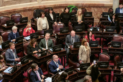 senado-hoy,-en-vivo:-no-hubo-quorum-y-se-cayo-la-sesion-para-pedir-la-interpelacion-de-adorni-por-el-escandalo-de-sus-ahorros,-viajes-y-propiedades