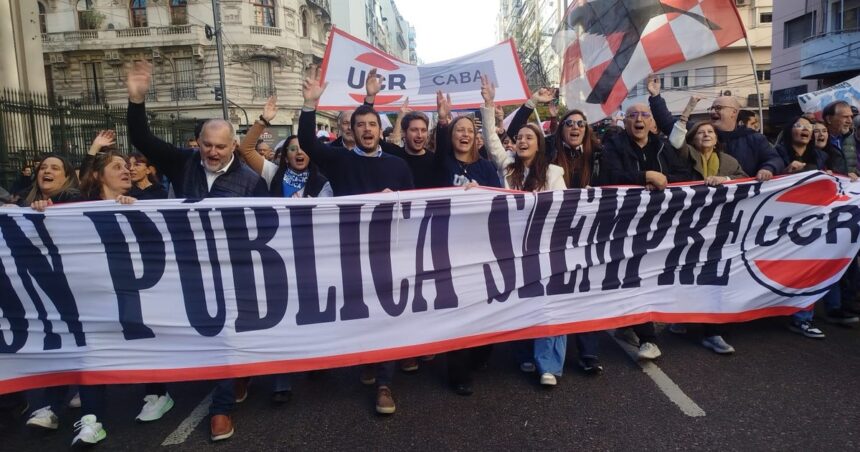 tras-el-fallo-de-la-corte,-en-el-gobierno-dicen-que-cumpliran-con-los-pagos-de-“becas-y-salarios”-a-las-universidades,-pero-no-con-la-ley-completa