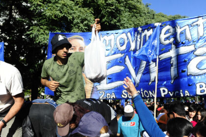 “una-trinchera-de-division”:-ahora-el-movimiento-evita-salio-a-cruzar-a-maximo-kirchner-por-su-acto-en-parque-lezama