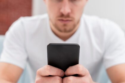 cada-cuanto-debes-reiniciar-tu-celular-para-mejorar-la-seguridad-y-el-rendimiento,-segun-los-expertos