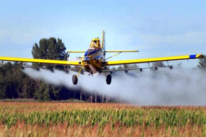 polemico-juicio-por-fumigaciones:-absuelven-a-productores-y-condenan-a-funcionarios-municipales