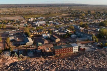 la-vaca-muerta-que-nadie-cuenta:-el-aire-en-la-zona-se-volvio-irrespirable-y-genera-montanas-de-basura