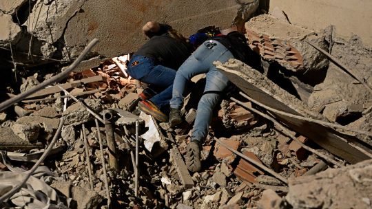 se-eleva-a-188-el-numero-de-muertos-por-doble-terremoto-en-venezuela