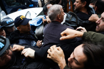 procesaron-y-embargaron-a-juan-grabois-por-la-violenta-toma-del-instituto-peron