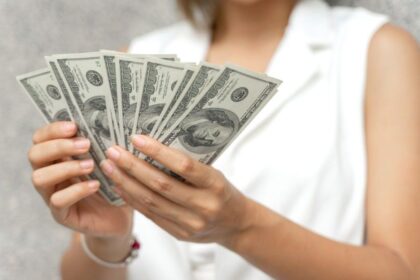la-compra-de-dolar-ahorro-cedio-en-mayo,-pero-se-mantuvo-arriba-de-los-u$s2.000-millones-por-sexto-mes-seguido