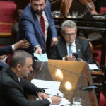 “diego-vigila”,-“besitos-anticapitalistas”-y-“fin”:-las-reacciones-de-la-oposicion-ante-la-renuncia-de-adorni
