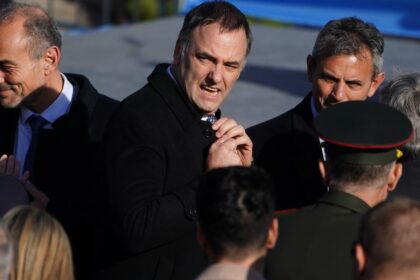 como-fueron-las-ultimas-horas-de-manuel-adorni-en-el-gobierno-y-la-posible-llegada-de-diego-santilli-a-la-jefatura-de-gabinete