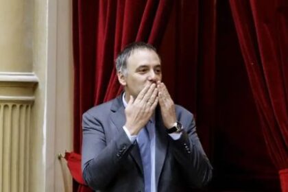 manuel-adorni-finally-resigns-as-cabinet-chief-after-months-of-scandal