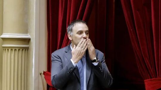 manuel-adorni-finally-resigns-as-cabinet-chief-after-months-of-scandal