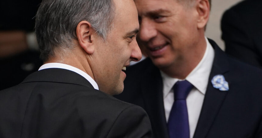 javier-milei-y-sus-medidas,-en-vivo:-siguen-las-repercusiones-por-la-salida-de-manuel-adorni-y-suena-diego-santilli-como-su-sucesor