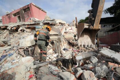 cifra-de-fallecidos-tras-los-terremotos-en-venezuela-llega-a-1.430