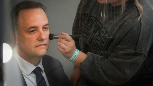 from-trips-to-unexplained-wealth-–-the-scandals-that-led-to-manuel-adorni’s-resignation