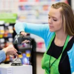 salarios-de-comercio:-cuanto-cobraran-en-julio-con-el-nuevo-aumento-y-como-quedaron-las-escalas-tras-la-paritaria