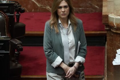lilia-lemoine-banco-a-adorni-tras-su-renuncia-y-apunto-a-quienes-le-sacaron-su-apoyo-en-la-interna-libertaria:-“los-vomita-dios”