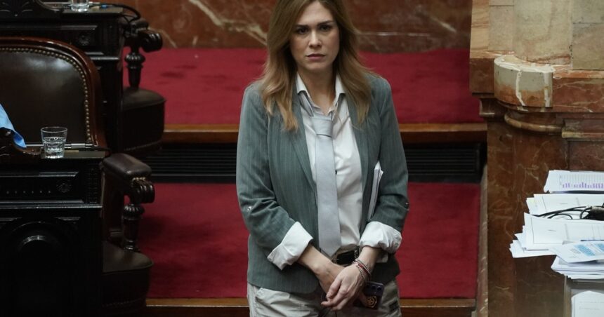 lilia-lemoine-banco-a-adorni-tras-su-renuncia-y-apunto-a-quienes-le-sacaron-su-apoyo-en-la-interna-libertaria:-“los-vomita-dios”