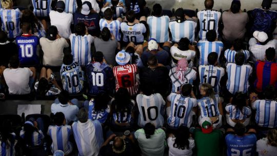 la-albiceleste-and-its-legion-of-non-argentine-supporters