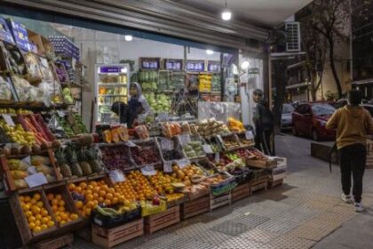 argentina’s-economy-contracted-in-april-as-uneven-growth-persists