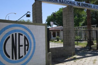 siguen-el-ajuste-en-el-sector-publico:-echaron-acerca-de-100-personas-de-la-comision-de-energia-atomica