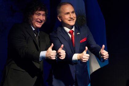 con-un-fuerte-gesto-hacia-washington,-milei-fue-el-primer-presidente-argentino-en-celebrar-el-4-de-julio-con-la-embajada-de-eeuu.