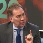 santilli-hablo-del-abrazo-triple-con-milei-y-dijo-que-adorni-“se-va-a-ir-a-defender-a-la-justicia-sin-fueros-ni-privilegio”