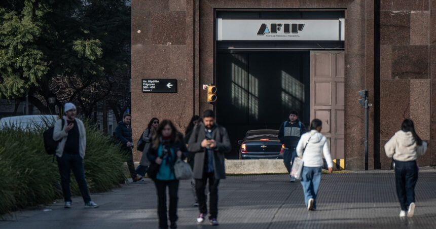 la-recaudacion-cayo-7,4%-real-en-junio-por-el-desplome-de-retenciones-y-la-prorroga-de-ganancias