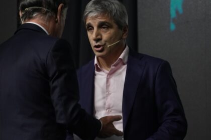 obra-publica:-caputo-les-reconocio-a-constructoras-una-deuda-de-$220.000-millones-y-ofrecio-pagarles-con-bonos