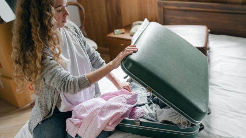 cuidado-con-tus-dolares-en-el-aeropuerto:-las-multas-mas-comunes-de-las-low-cost-que-podes-evitar