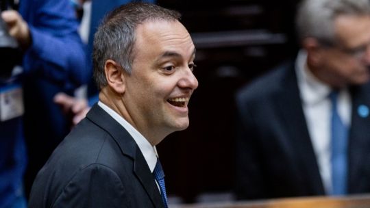 argentines-slam-milei-over-his-handling-of-cabinet-chief-crisis