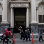 la-camara-federal-acumulo-dos-causas-del-rulo-con-el-dolar-y-quedaron-a-cargo-del-juez-lijo