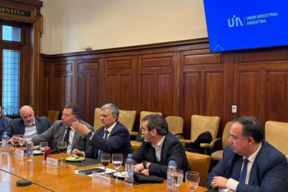 marin,-ceo-de-ypf,-paso-por-la-uia-y-defendio-el-impacto-de-vaca-muerta-en-empleo-y-pymes